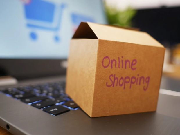 Should You Go Online to Buy Gifts For Men