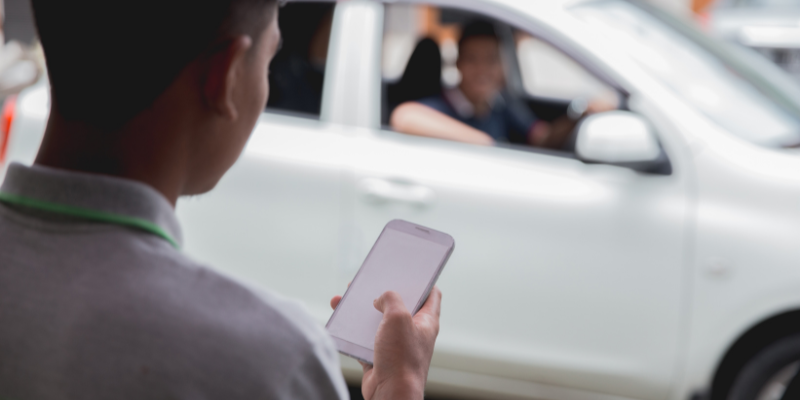 How Much Does an Uber Driver Make in the UK? Uber driver