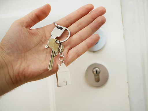 house keys by front door