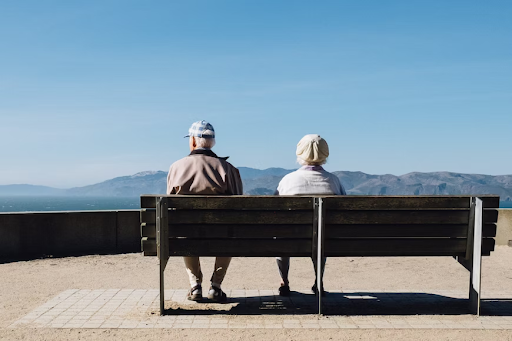 Elderly couple on a bench