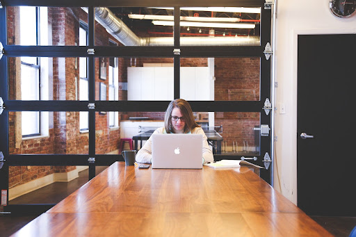 lady with laptop