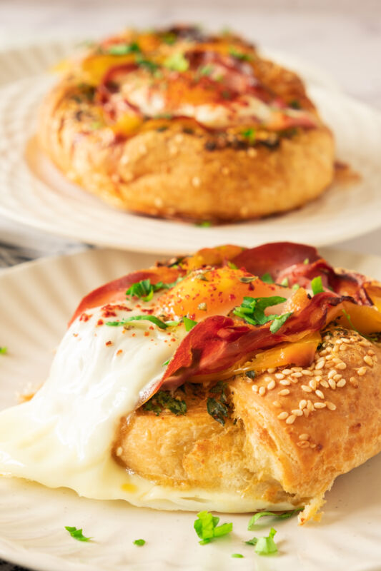 Hearty Bagel Breakfasts on a Budget: Egg, Prosciutto & Garlic Butter Bake