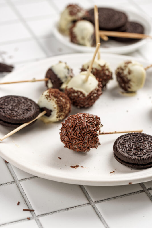 Easy Oreo Cake Pops