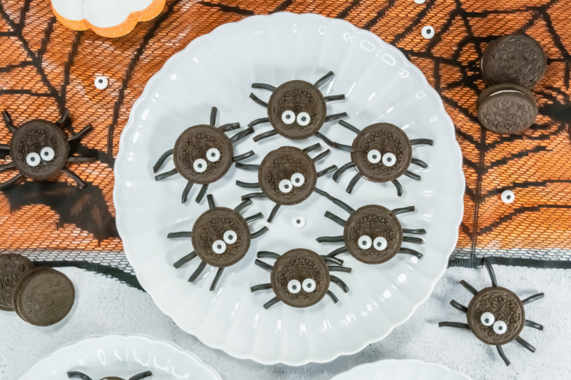 Easy Oreo Spider Cookies for Spooky Parties