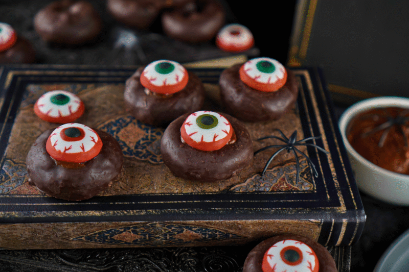 Ghoulishly Simple Mini Donut Eyeballs
