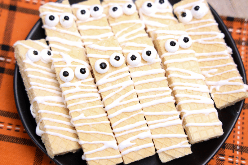 Easy Halloween Mummy Wafers (No-Bake Spooky Treat!)