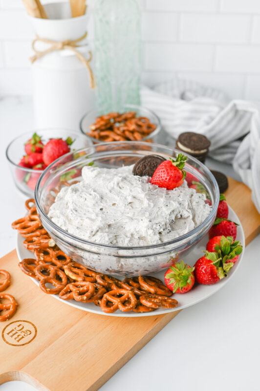Fluffy Oreo Dessert Dip