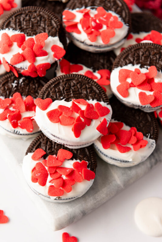 Valentine’s Day Oreos With White Chocolate and Sprinkles